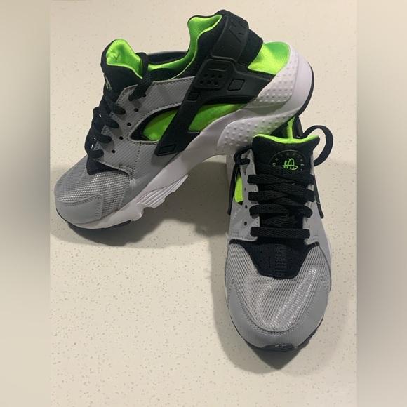 Kids Nike Huaraches - Picture 1 of 5